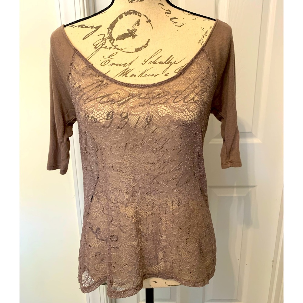 😊JUST REDUCED😊Victoria’s Secret short sleeve lace top - Sz S/P